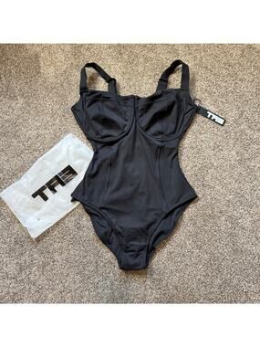 TA3 Lifty Sculpting Swimsuit Medium Reg/Long J/K Cup Reg Cut Bottom $188 NWT